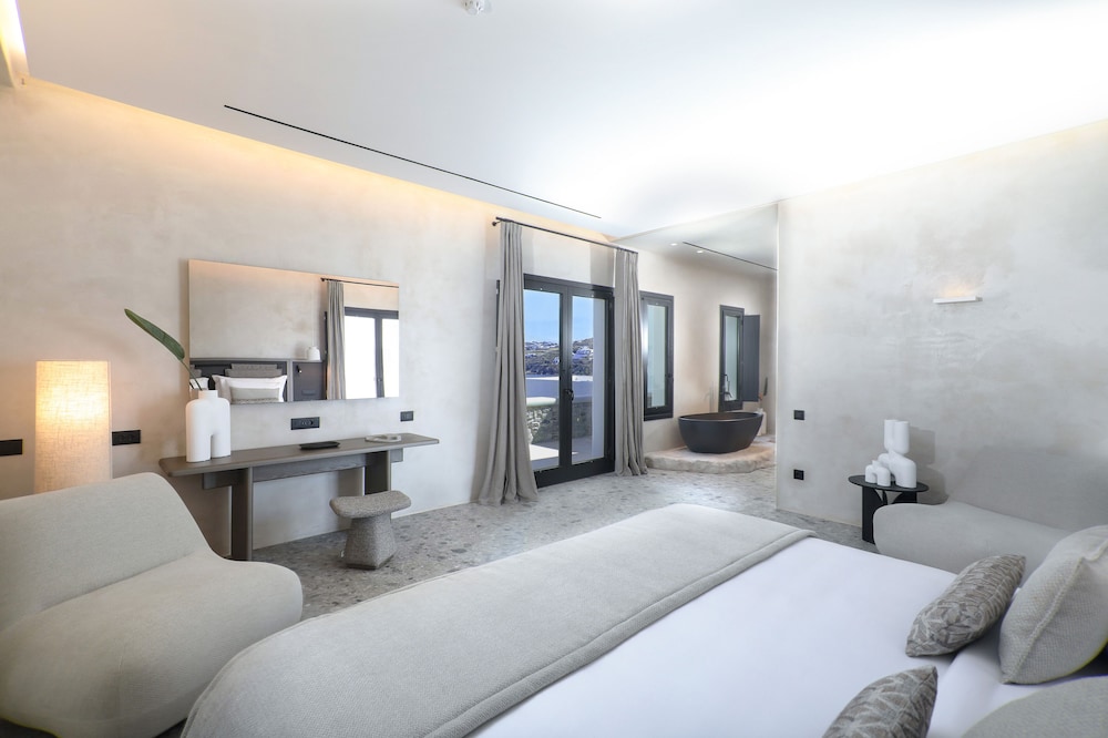 Aeonic Suites and Spa — Hotel rooms in Ornos, South Aegean