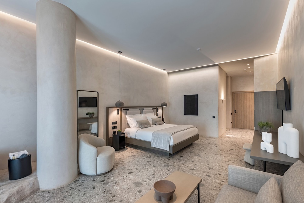 Aeonic Suites and Spa — Hotel rooms in Ornos, South Aegean