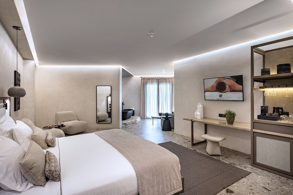 Aeonic Suites and Spa — Hotel rooms in Ornos, South Aegean