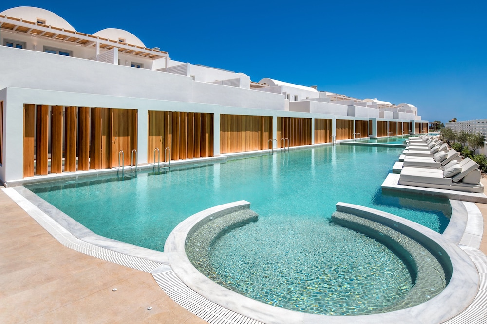 Meltemi Blu - Adults Only — Swimming pool in Perissa, South Aegean
