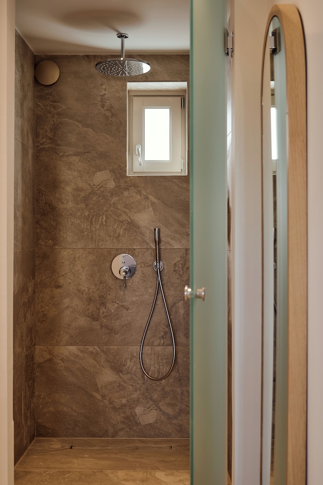 Meltemi Blu - Adults Only — Hotel rooms in Perissa, South Aegean