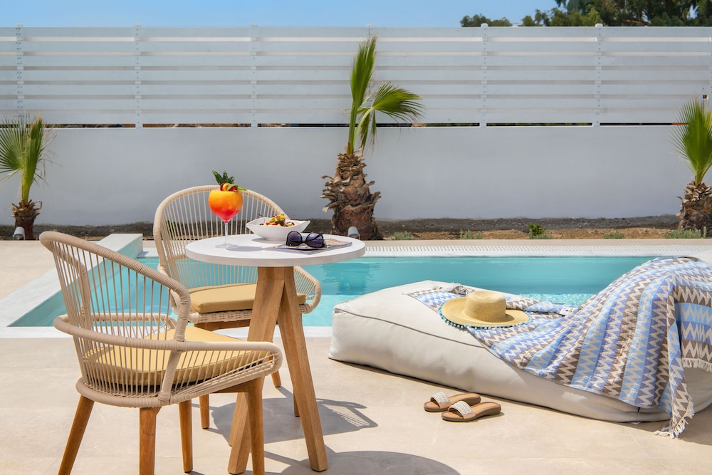 Meltemi Blu - Adults Only — Swimming pool in Perissa, South Aegean