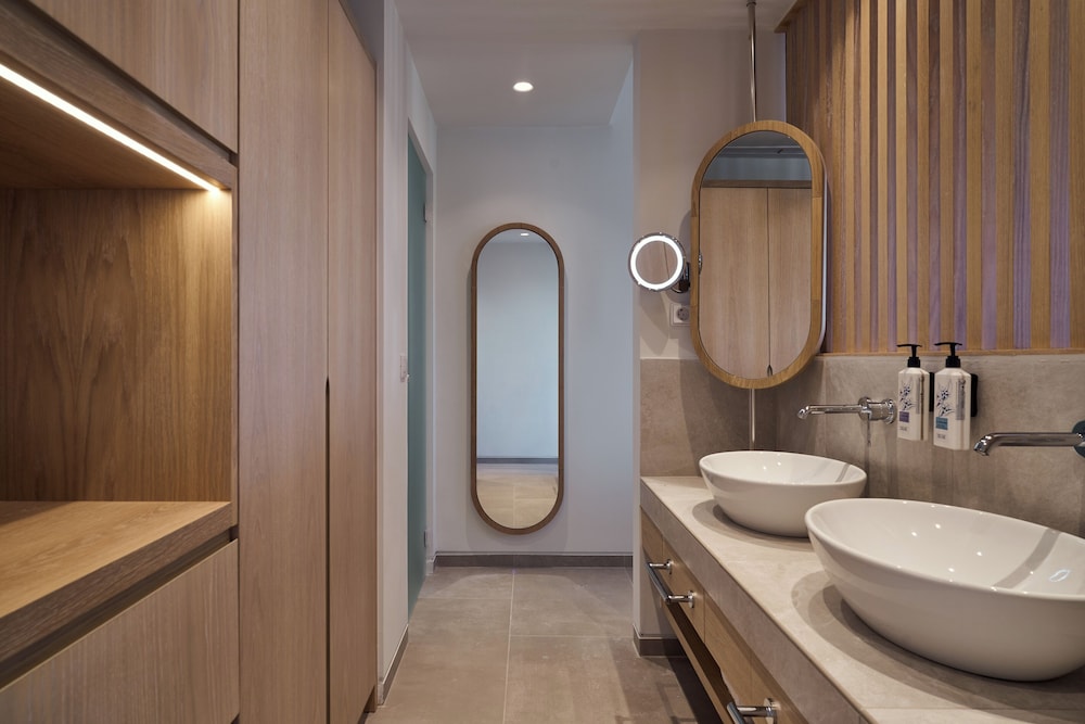 Meltemi Blu - Adults Only — Hotel rooms in Perissa, South Aegean