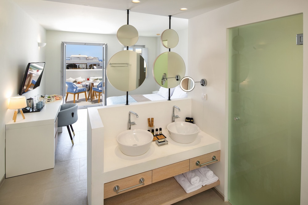 Meltemi Blu - Adults Only — Hotel rooms in Perissa, South Aegean