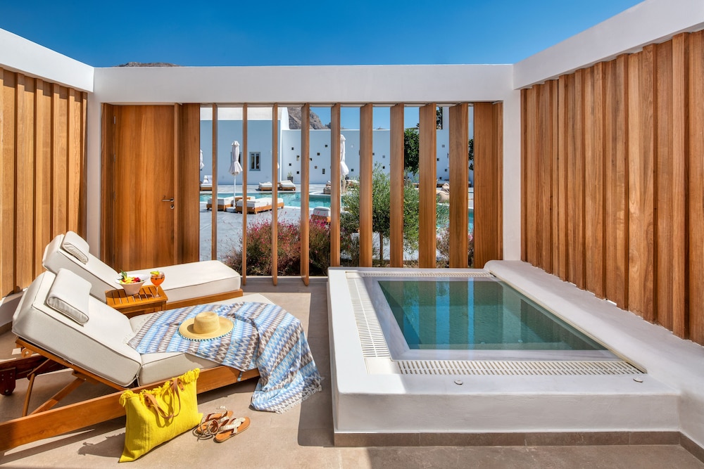 Meltemi Blu - Adults Only — Swimming pool in Perissa, South Aegean