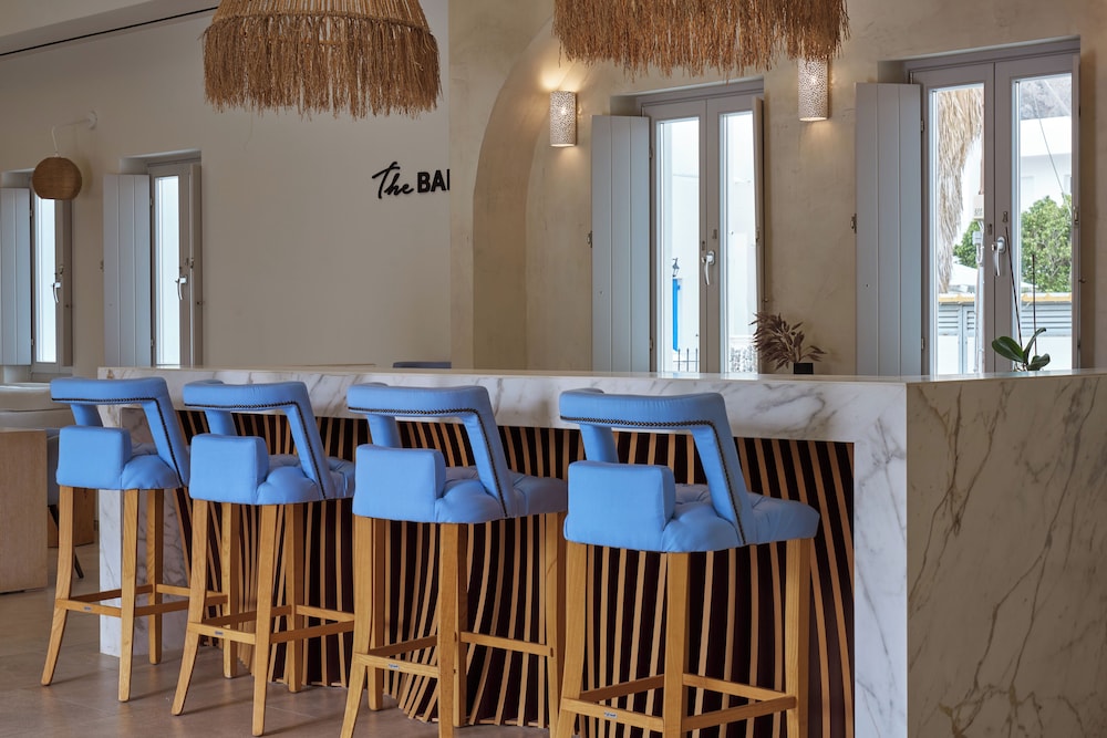 Meltemi Blu - Adults Only — Restaurant & bars in Perissa, South Aegean