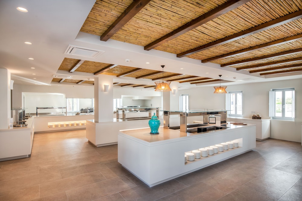 Meltemi Blu - Adults Only — Restaurant & bars in Perissa, South Aegean