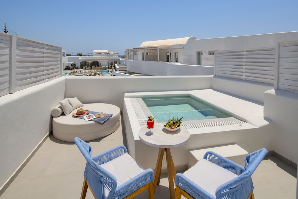 Meltemi Blu - Adults Only — Hotel rooms in Perissa, South Aegean