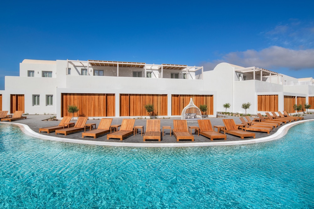 Meltemi Blu - Adults Only — Swimming pool in Perissa, South Aegean