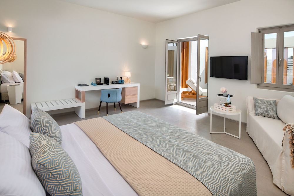 Meltemi Blu - Adults Only — Hotel rooms in Perissa, South Aegean