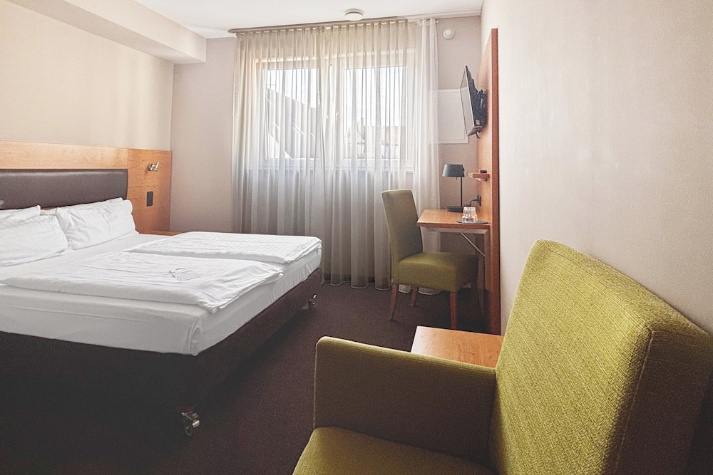 Garner Hotel Stuttgart - Zuffenhausen by IHG — Hotel rooms in Stuttgart, Baden-Wurttemberg