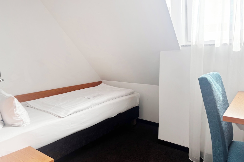 Garner Hotel Stuttgart - Zuffenhausen by IHG — Hotel rooms in Stuttgart, Baden-Wurttemberg