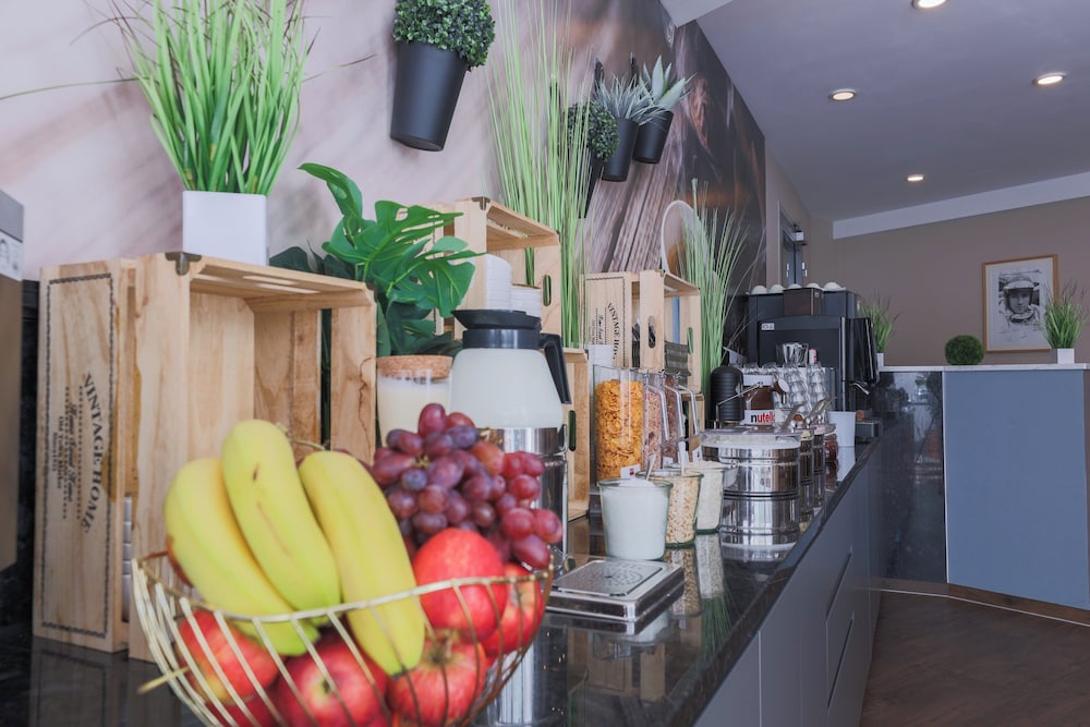 Garner Hotel Stuttgart - Zuffenhausen by IHG — Restaurant & bars in Stuttgart, Baden-Wurttemberg