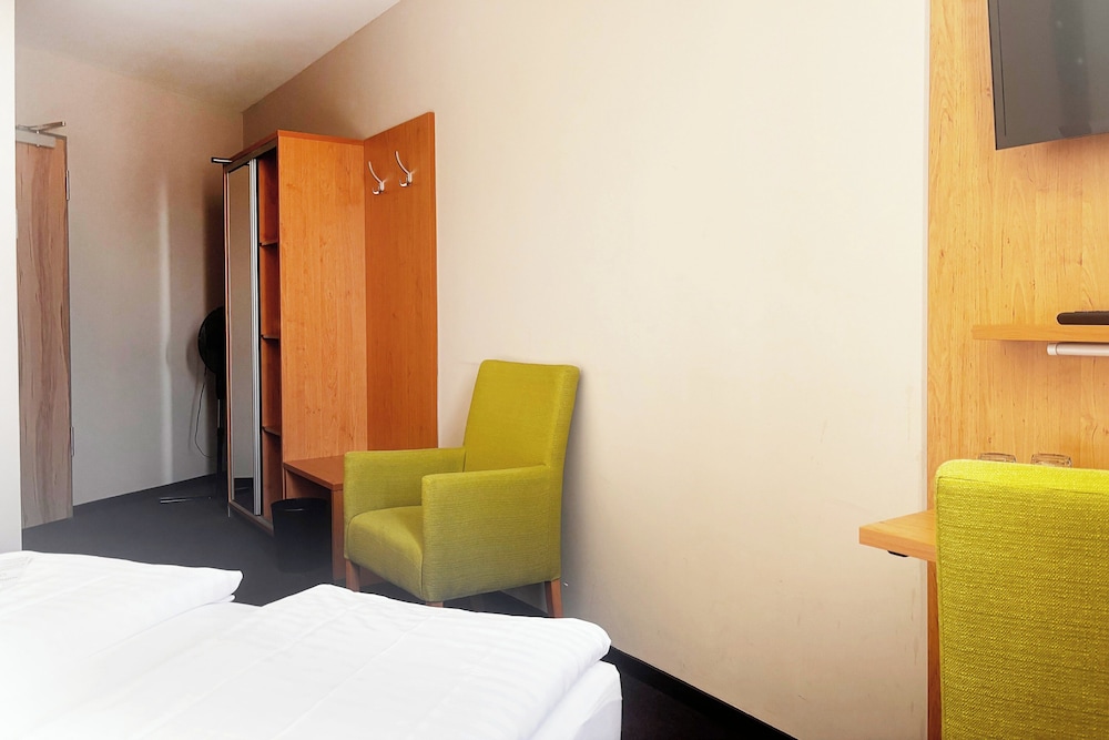 Garner Hotel Stuttgart - Zuffenhausen by IHG — Hotel rooms in Stuttgart, Baden-Wurttemberg
