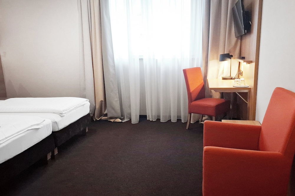 Garner Hotel Stuttgart - Zuffenhausen by IHG — Hotel rooms in Stuttgart, Baden-Wurttemberg