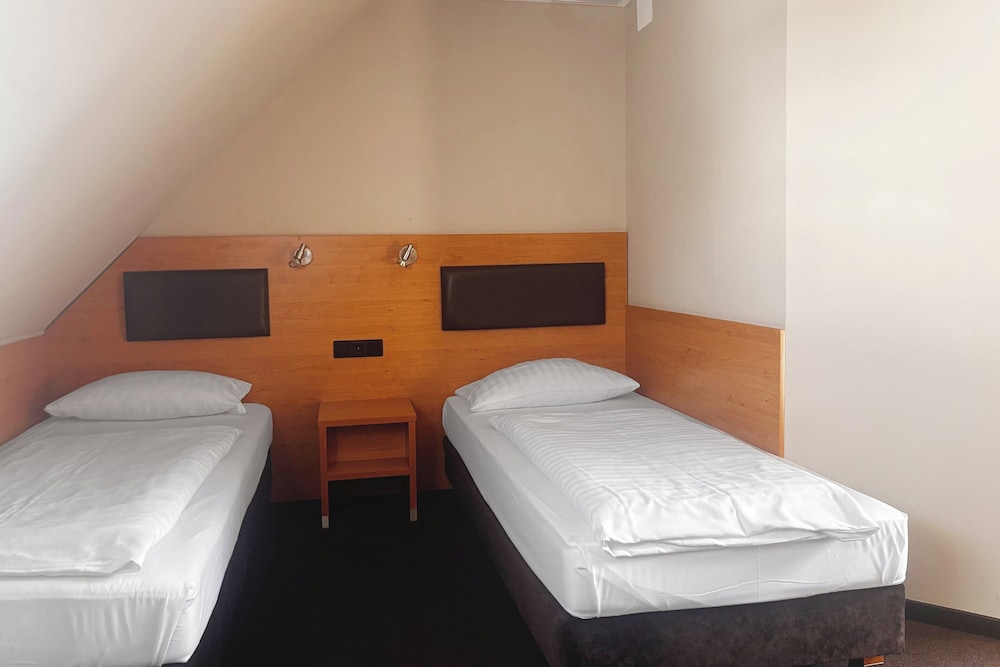 Garner Hotel Stuttgart - Zuffenhausen by IHG — Hotel rooms in Stuttgart, Baden-Wurttemberg