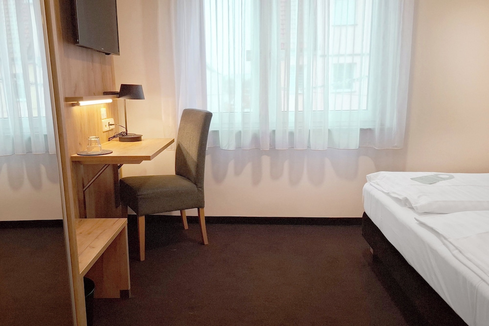 Garner Hotel Stuttgart - Zuffenhausen by IHG — Hotel rooms in Stuttgart, Baden-Wurttemberg