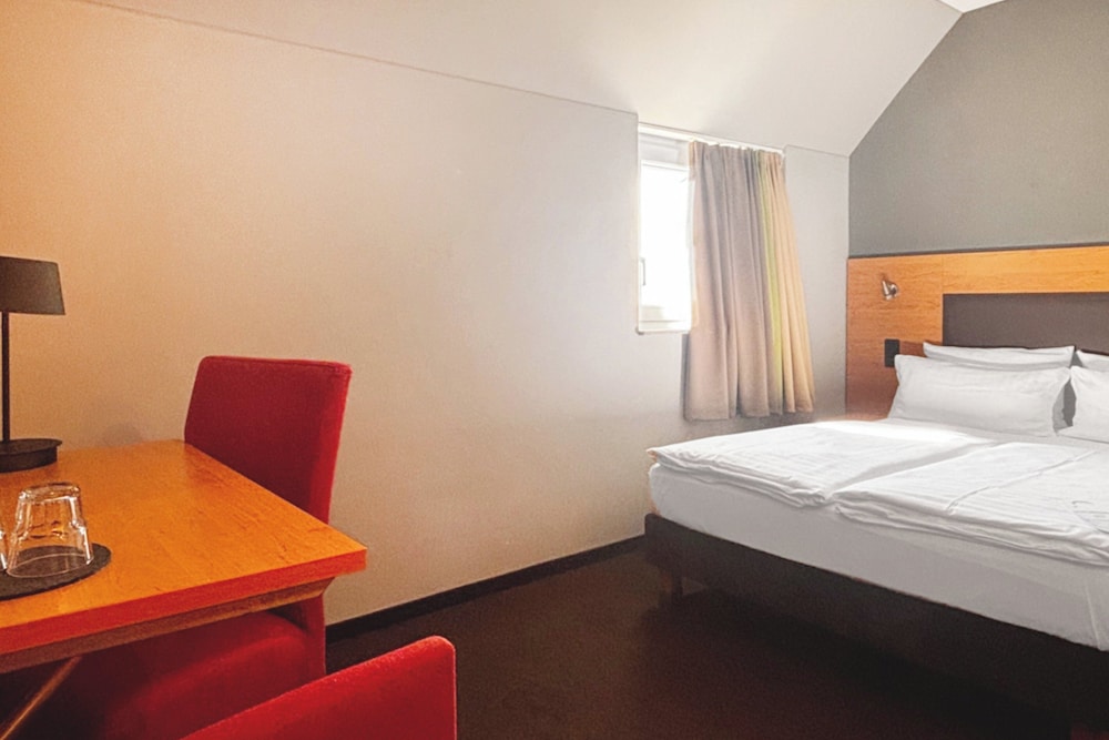 Garner Hotel Stuttgart - Zuffenhausen by IHG — Hotel rooms in Stuttgart, Baden-Wurttemberg