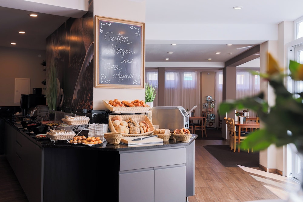 Garner Hotel Stuttgart - Zuffenhausen by IHG — Restaurant & bars in Stuttgart, Baden-Wurttemberg
