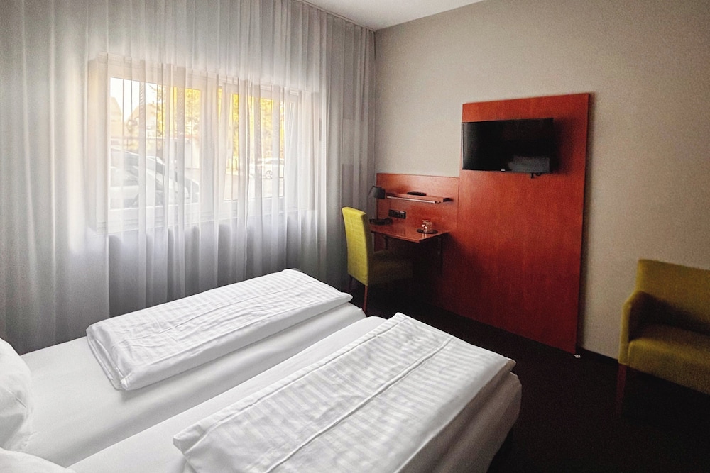 Garner Hotel Stuttgart - Zuffenhausen by IHG — Hotel rooms in Stuttgart, Baden-Wurttemberg