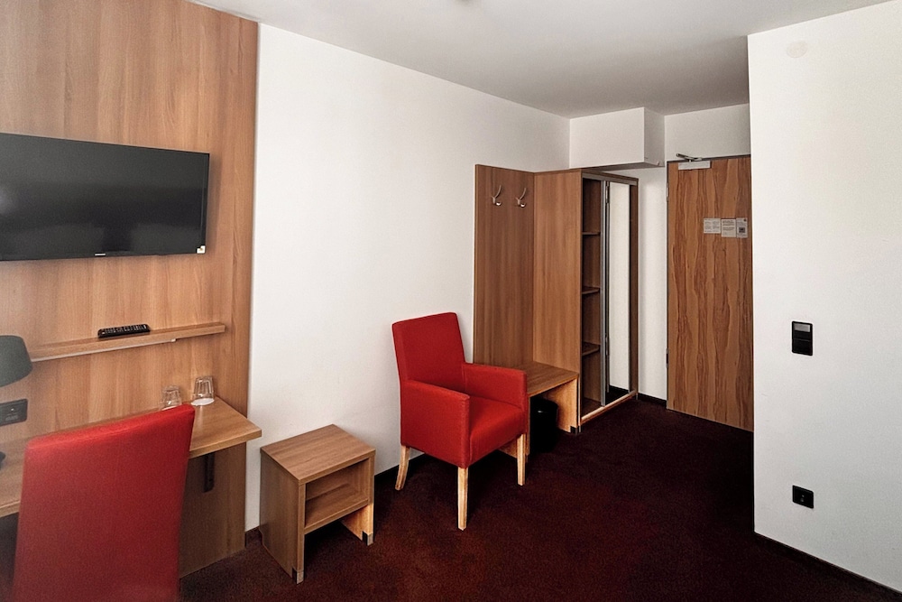 Garner Hotel Stuttgart - Zuffenhausen by IHG — Hotel rooms in Stuttgart, Baden-Wurttemberg