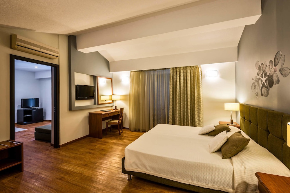 Mediterranean Beach Resort — Hotel rooms in Laganas, Ionian Islands