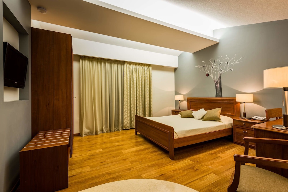 Mediterranean Beach Resort — Hotel rooms in Laganas, Ionian Islands