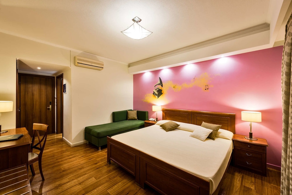 Mediterranean Beach Resort — Hotel rooms in Laganas, Ionian Islands