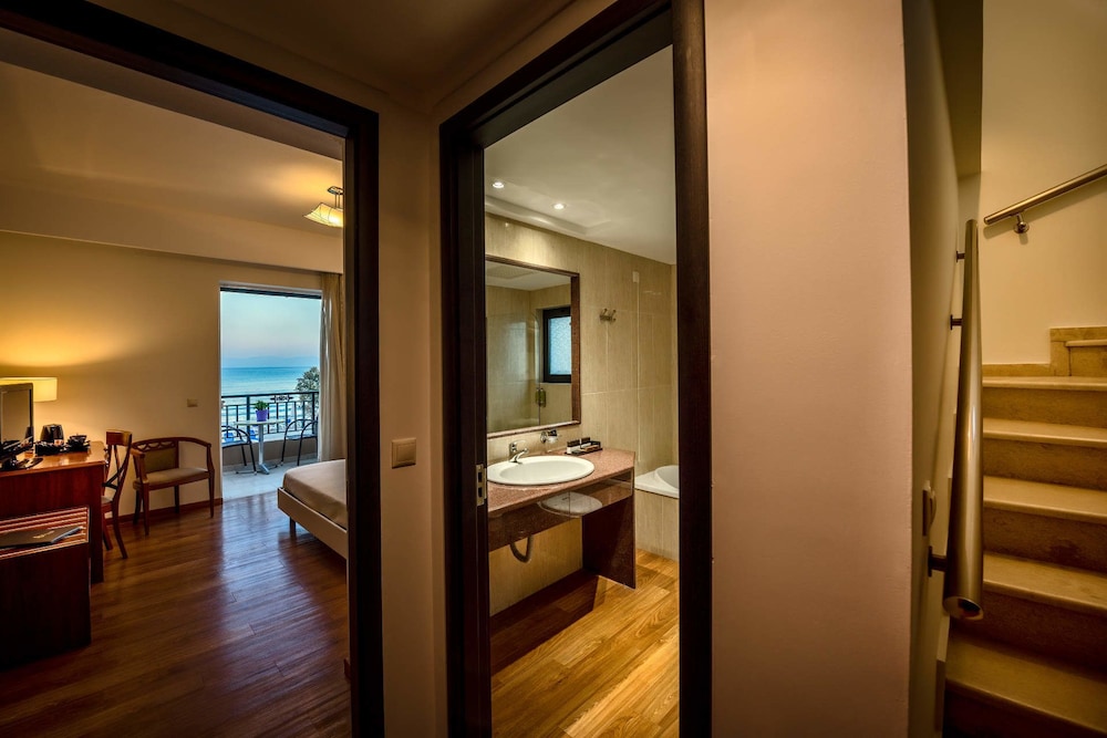 Mediterranean Beach Resort — Hotel rooms in Laganas, Ionian Islands