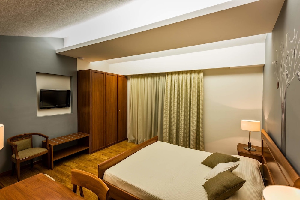 Mediterranean Beach Resort — Hotel rooms in Laganas, Ionian Islands