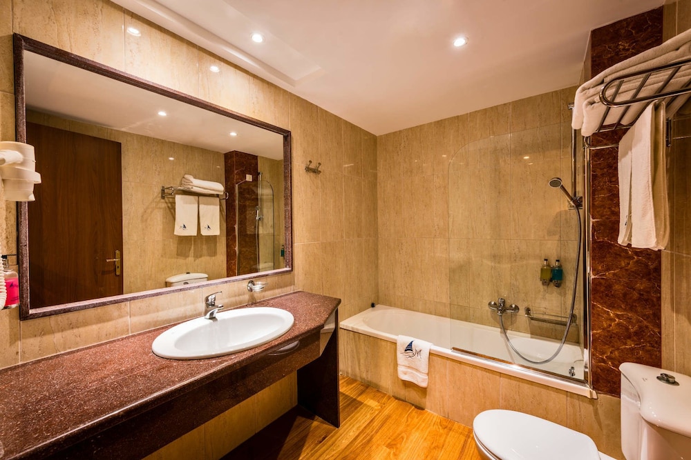 Mediterranean Beach Resort — Hotel rooms in Laganas, Ionian Islands