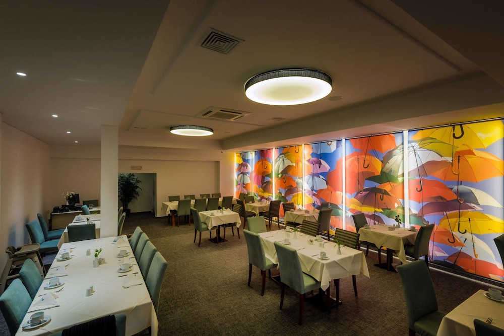 Mediterranean Beach Resort — Restaurant & bars in Laganas, Ionian Islands