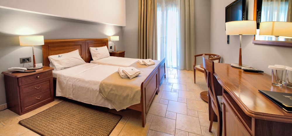 Mediterranean Beach Resort — Hotel rooms in Laganas, Ionian Islands