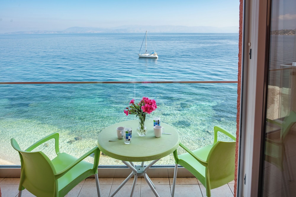 Corfu Maris Hotel — Hotel rooms in Benitses, Ionian Islands
