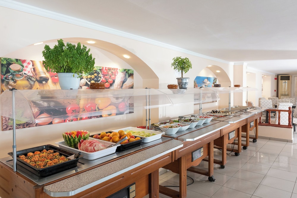 Corfu Maris Hotel — Restaurant & bars in Benitses, Ionian Islands