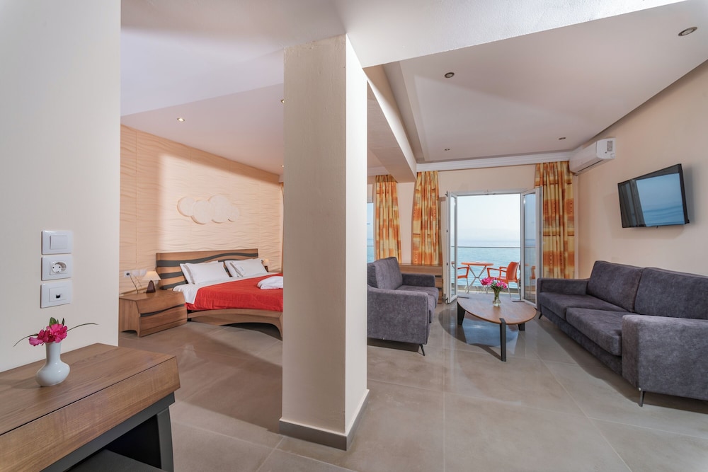 Corfu Maris Hotel — Hotel rooms in Benitses, Ionian Islands