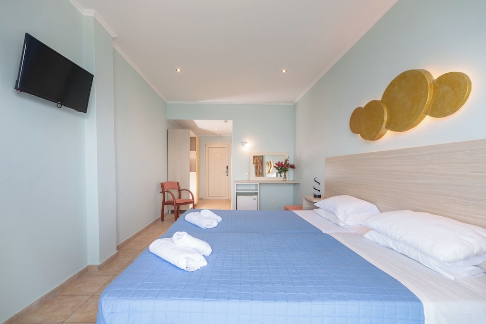 Corfu Maris Hotel — Hotel rooms in Benitses, Ionian Islands