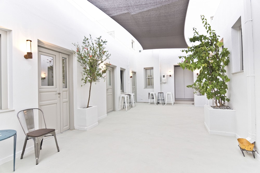Lindos Comfy Suites — Hotel building in Lindos, South Aegean
