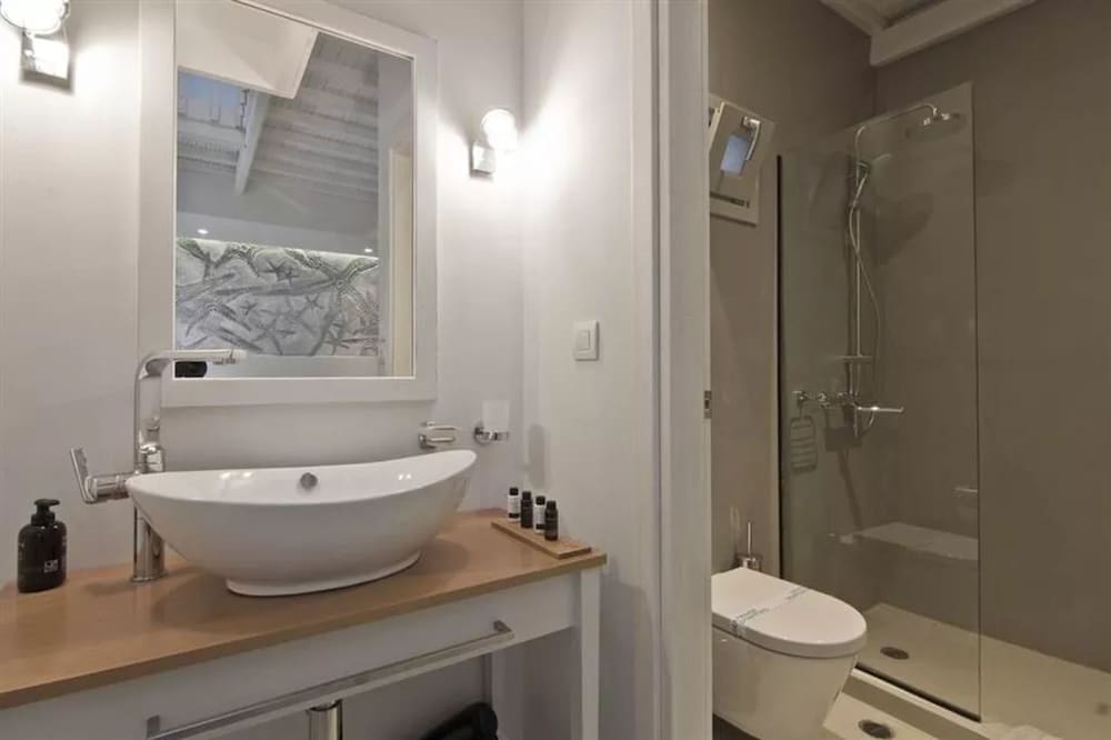 Lindos Comfy Suites — Hotel rooms in Lindos, South Aegean