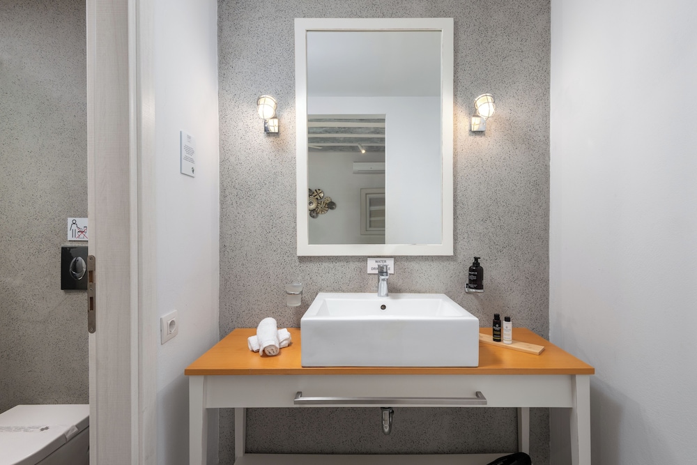Lindos Comfy Suites — Hotel rooms in Lindos, South Aegean