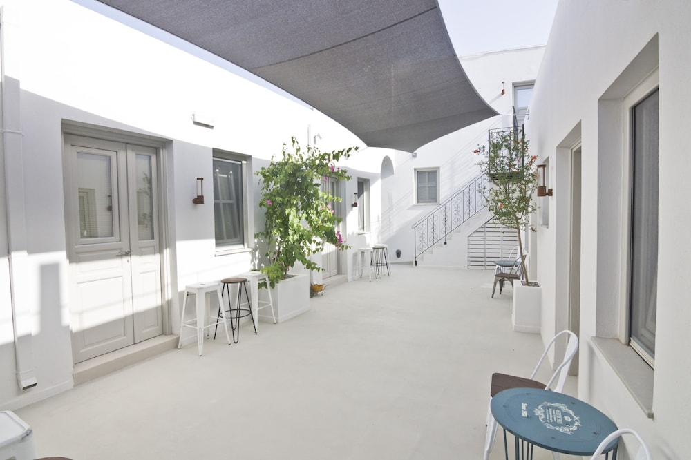 Lindos Comfy Suites — Hotel building in Lindos, South Aegean