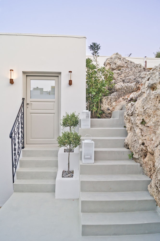 Lindos Comfy Suites — Hotel building in Lindos, South Aegean