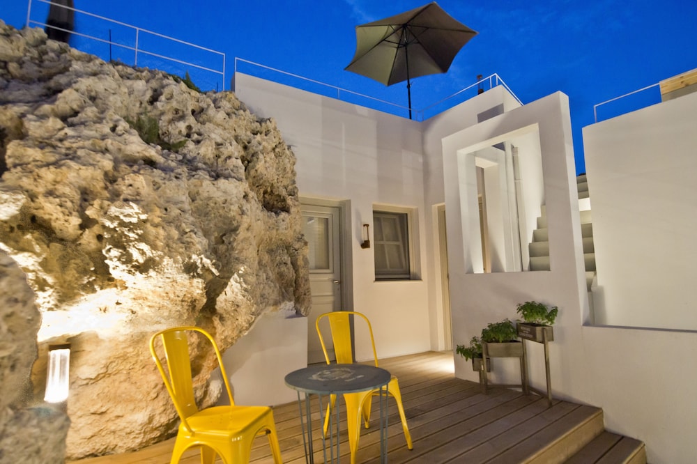 Lindos Comfy Suites — Hotel building in Lindos, South Aegean