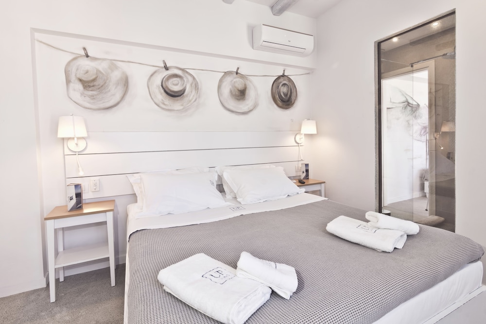 Lindos Comfy Suites — Hotel rooms in Lindos, South Aegean