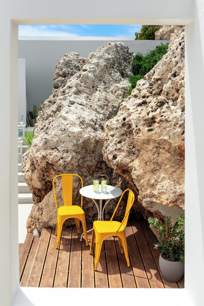 Lindos Comfy Suites — Hotel building in Lindos, South Aegean