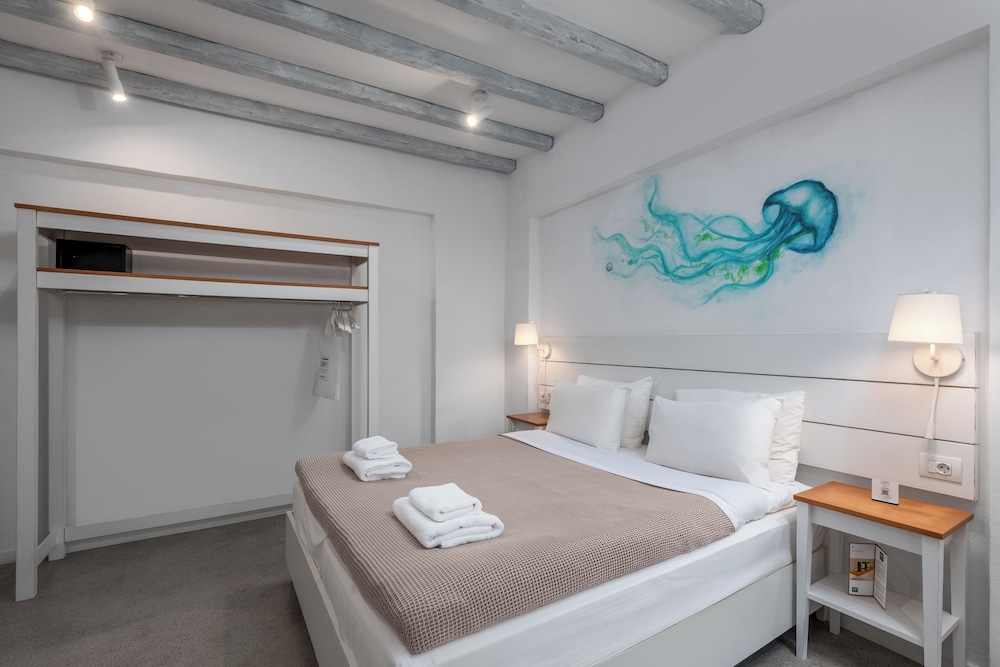 Lindos Comfy Suites — Hotel rooms in Lindos, South Aegean