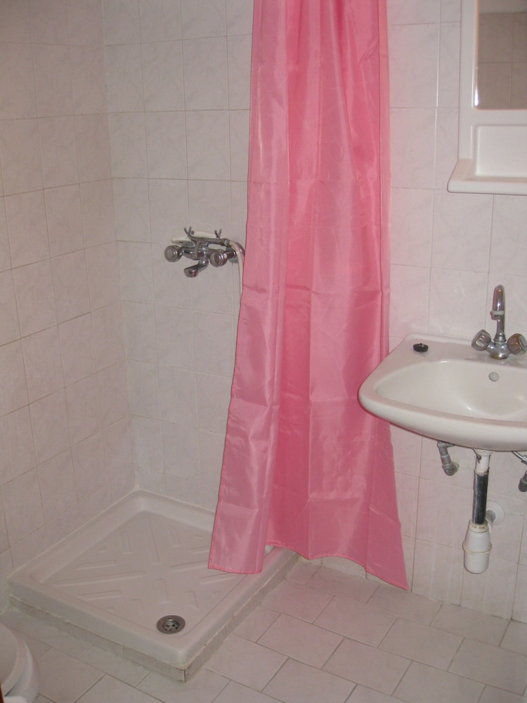 Stenna Apartments — Hotel rooms in Kefalos, South Aegean