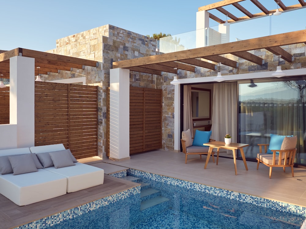 Golden Sun Resort & Spa - Adults Only — Swimming pool in Kalamaki (Zakynthos), Ionian Islands