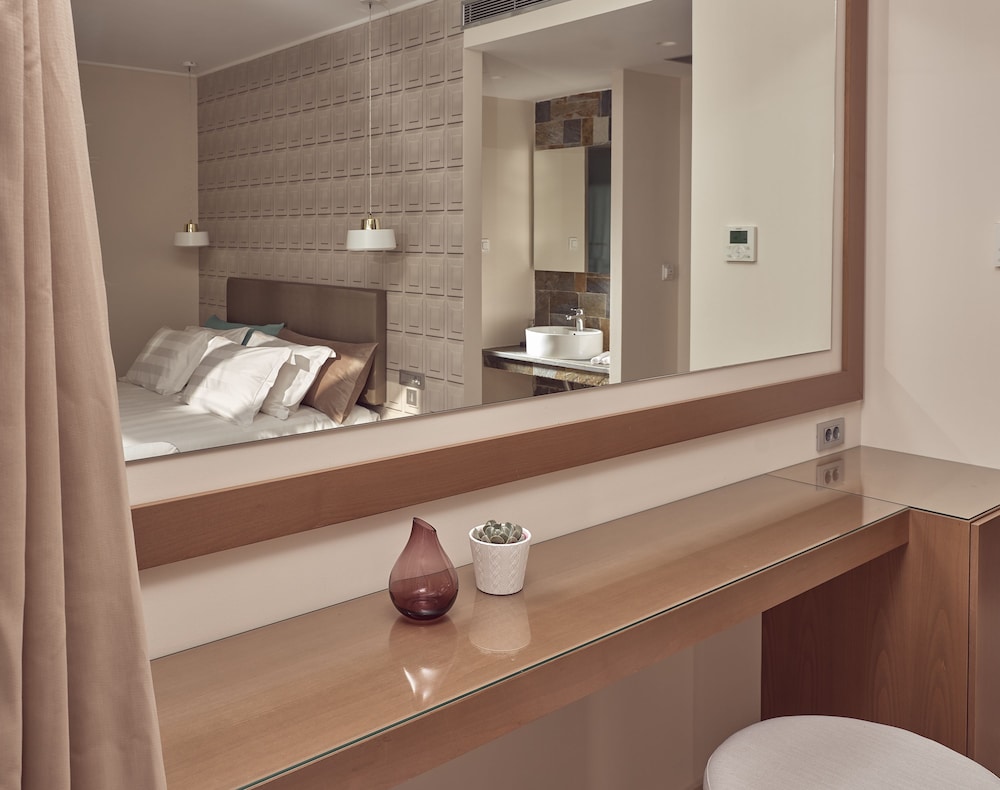 Golden Sun Resort & Spa - Adults Only — Hotel rooms in Kalamaki (Zakynthos), Ionian Islands