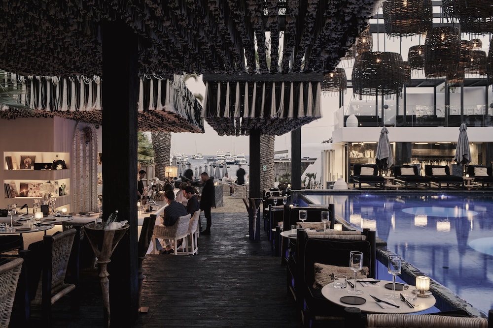 O by Myconian, Mykonos, a Member of Design Hotels — Restaurant & bars in Ornos, South Aegean